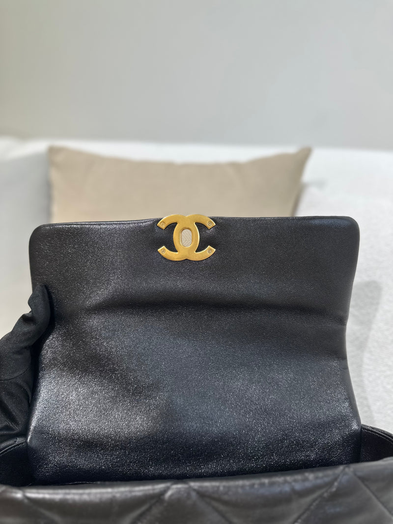 Chanel 19 Medium Flap Bag in Black Lambskin Mixed Metal Hardware