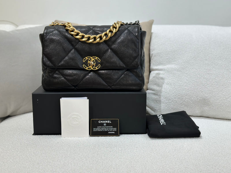 Chanel 19 Medium Flap Bag in Black Lambskin Mixed Metal Hardware